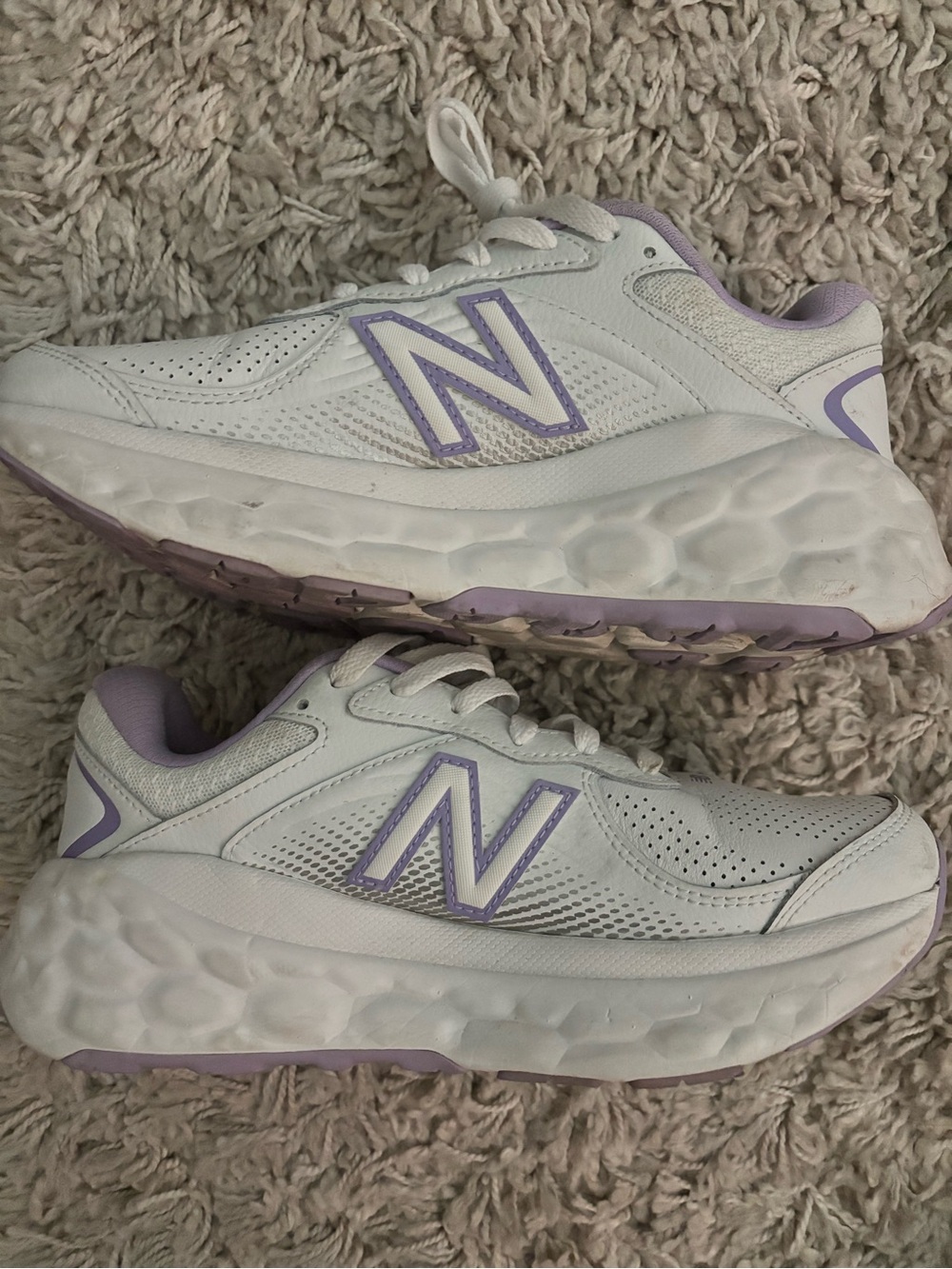 New Balance Women’s 840 White Sneakers with Light Purple Trim